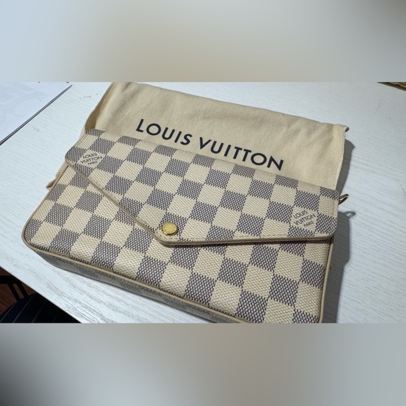 Louis Vuitton Damier Azur Felicie - Picture 10 of 17